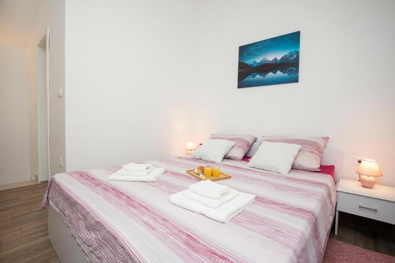 Studio Apartman Amalie Pazin Eksteriør billede